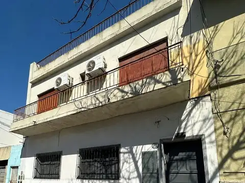PH EN VENTA, DOS FAMILIAS VILLA RIACHUELO