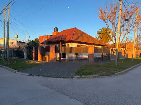 CASA 3 AMBIENTE VENTA MAS DEPARTAMENTO AMPLIO LOTE