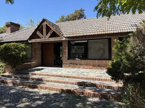 Venta Casa Los Cardales Country Club. Doble Lote al Golf.