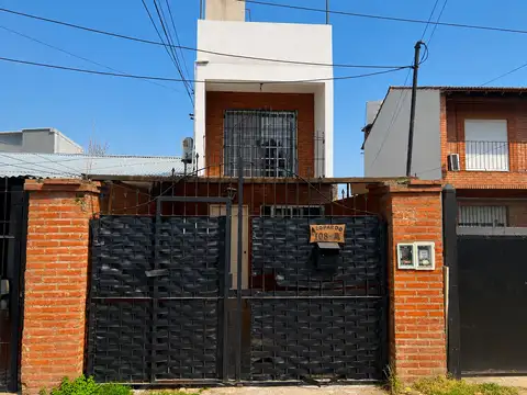 TRIPLEX 5 AMBIENTES EN ALQUILER – TRONCOS DEL TALAR