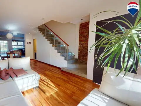 VENTA PH 4 AMB PARQUE, PILETA Y PARRILLA QUILMES