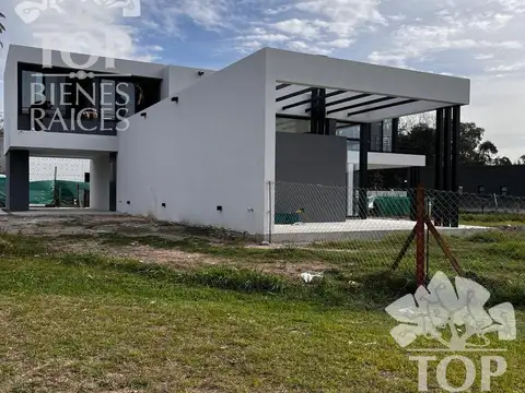 Casa en Venta en San Matias, USD 352.000