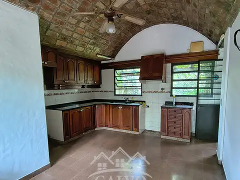 Casa 8 ambientes con 3 baños