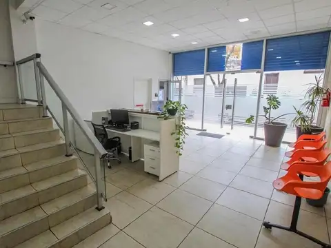 Oficina en Venta con 2 cocheras