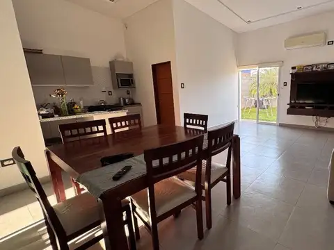 SE VENDE CASA 3 dormitorios B° Progresar Avda. S.F