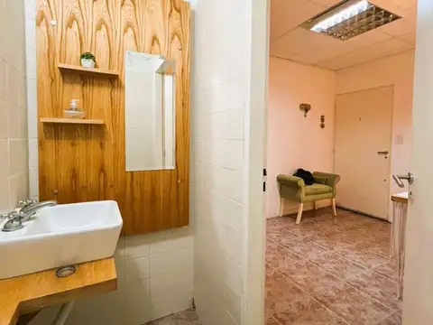 Oficina 2 ambientes con 1 baño