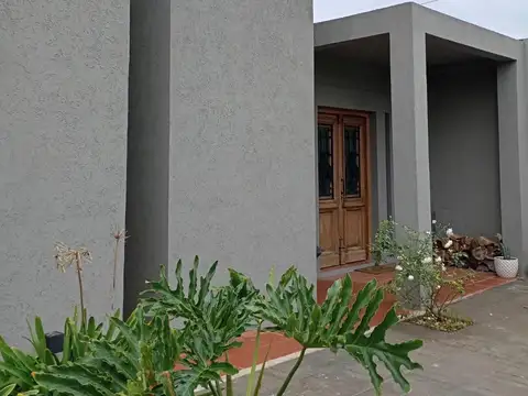 Excelente casa en Barrio Don Miguel