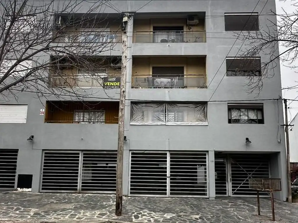 21 100, Piso 1