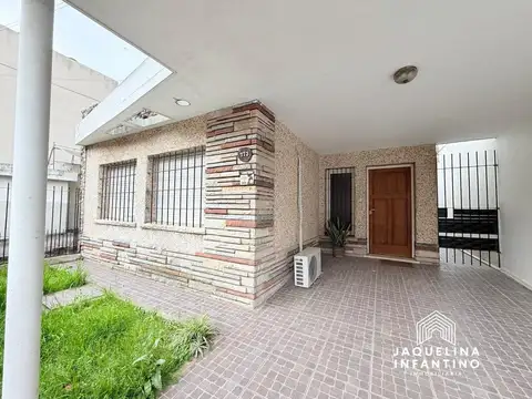 ALQUILER CASA 3 AMBIENTES VILLA SARMIENTO. Gran jardín 