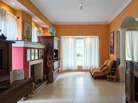 Casa en Venta con 1 cochera