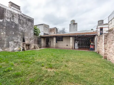 Casa 4 ambientes con 1 baño