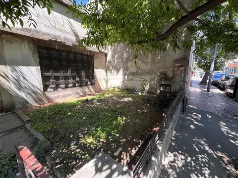 CASA EN LOTE PROPIO -   IDEAL USO  COMERCIAL - Barracas