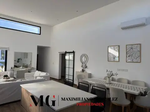 Casa 5 ambientes con 3 baños