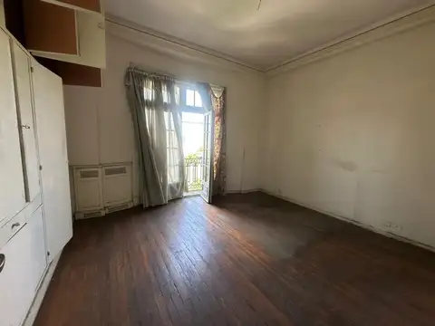 Departamento 7 ambientes con 2 baños