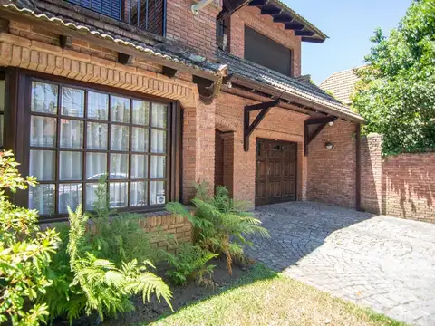 Casa en Alquiler de 4 dormitorios