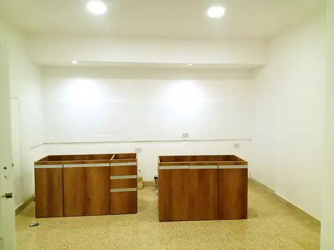 DEPARTAMENTO 3 AMBIENTES TIPO CASA CON PATIO Y SIN EXPENSAS - RECICLADO A NUEVO. TOTAL 100 M2.