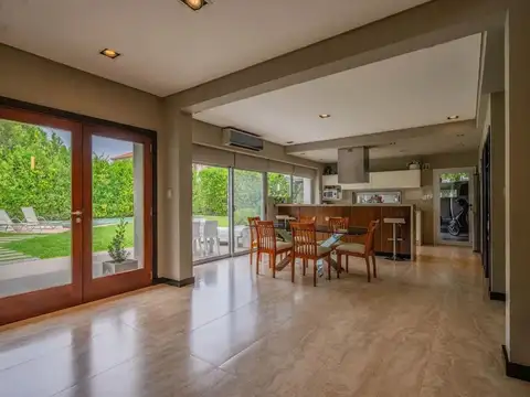 Casa en Venta de 5 dormitorios