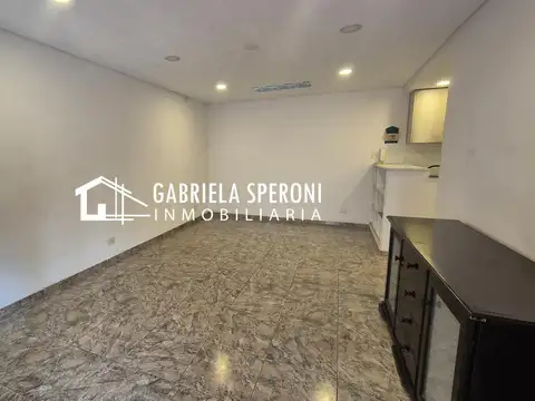 Depto Tipo Casa en Alquiler con 1 cocheras