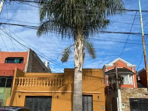 HERMOSA CASA 4 AMBIENTES EN VENTA! ESCUCHA OFERTAS 