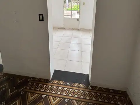 Casa 3 ambientes con 1 baño
