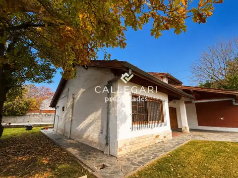 Casa en Venta con 4 cocheras