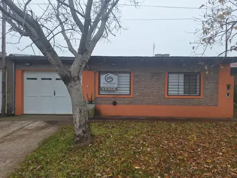 Casa en venta c/ cochera en Puerto General San Martín