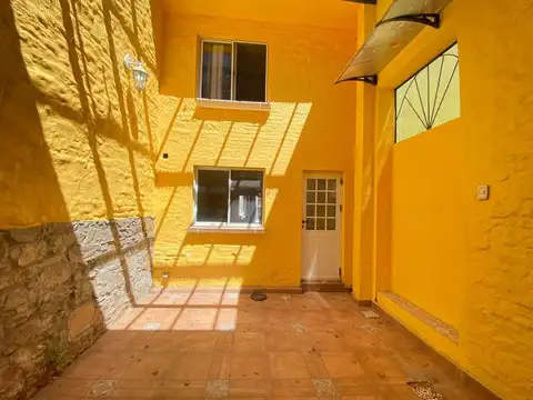 VENTA DE 2 CASAS PALERMO 3 Y 2  DORMITORIOS  FONDO