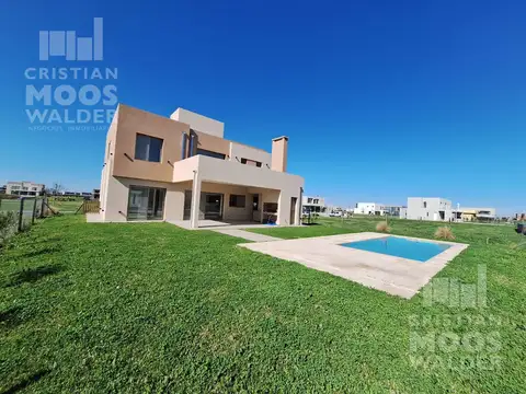 Casa 6 ambientes con 3 baños