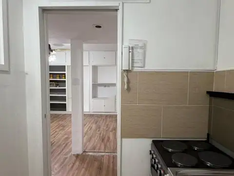 *AMPLIO DEPTO. DE 2 AMB. CON PATIO