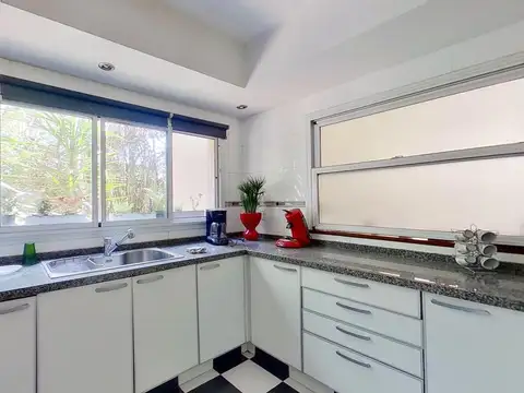 Casa 7 ambientes con 6 baños