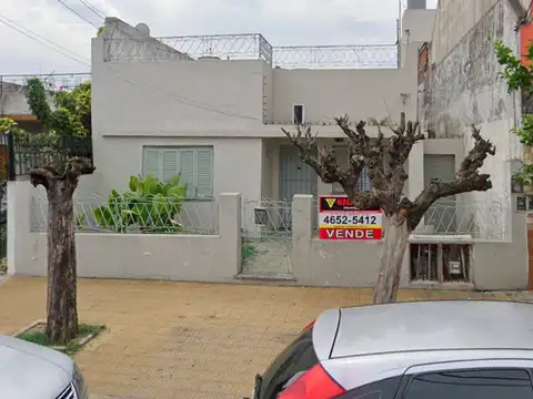 PH en venta al frente de 3 ambientes con patiio