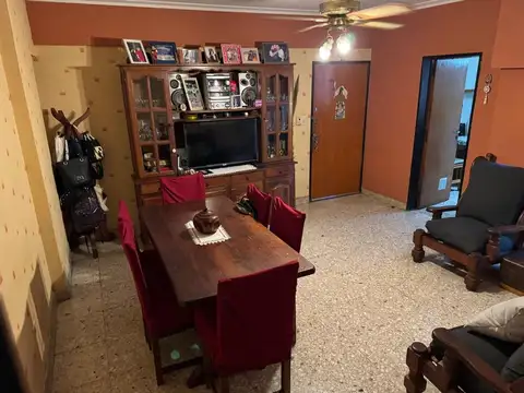 Aristóbulo del Valle 400