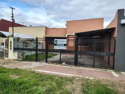 Venta casa a refaccionar en Villa Dominico