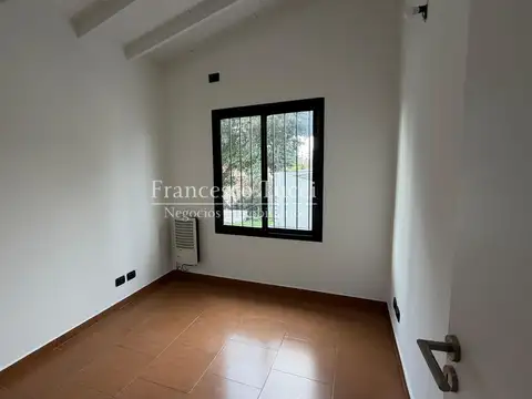 Depto Tipo Casa 4 ambientes con 2 baños
