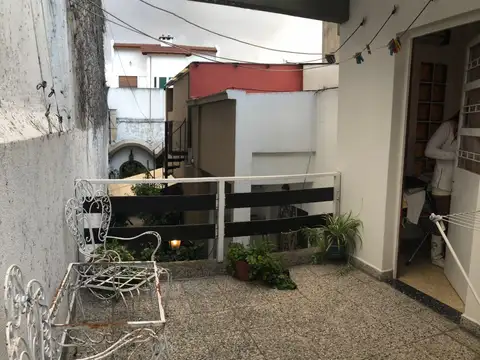 Casa IDEAL p/ 2 familias en Villa del Parque Santa Rita