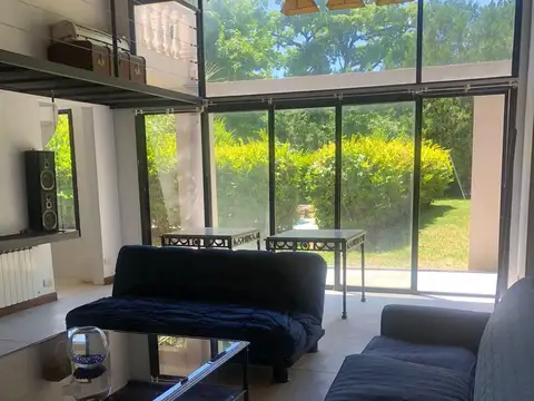 Casa 7 ambientes pileta cochera Highland Park