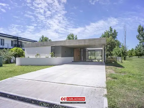 Venta Casa a Estrenar de Lujo La Rinconada Naturaleza Verde Deportes Financiación y Permutas