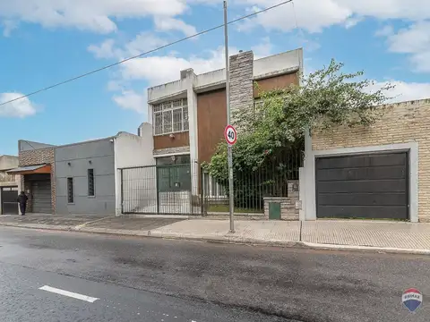 Casa 5 amb venta Mataderos con quincho y pileta