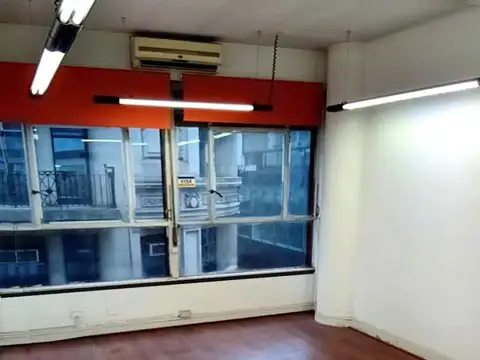Oficina al frente Bartolome Mitre 600 u$25.000
