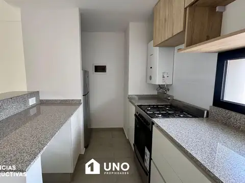 9 de Julio y Laprida - Amplio Dpto de 1 Dormitorio Externo. Cochera disponible.