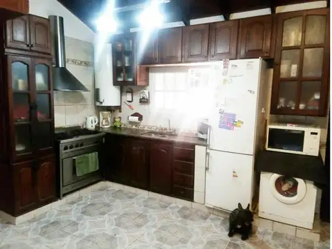 Casa 5 ambientes con 1 baño