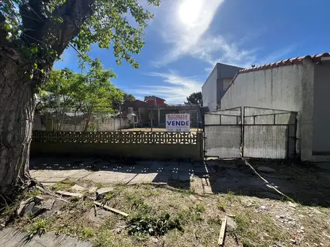 CASA TRES AMBIENTES A RECICLAR - LOTE PROPIO