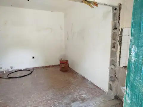 CASA TRES AMBIENTES A RECICLAR - LOTE PROPIO