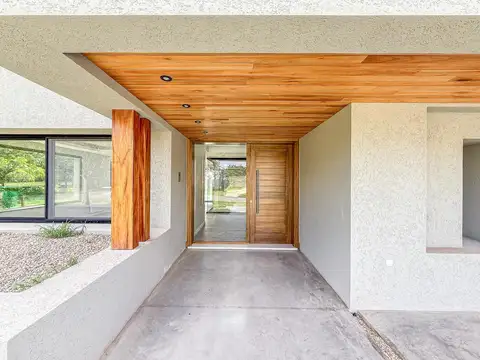 Casa en venta de 4 dormitorios en Kentucky Club de Campo, Funes