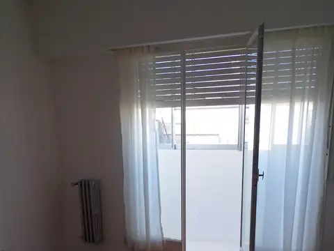 ALQ TEMP 3 AMB , balcon, baulera, luminoso, baños y cocina comp