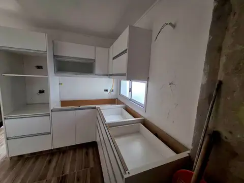 VENTA DEPARTAMENTO 4 AMB, MORON C/BALCON Y COCHERA