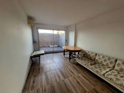 VENTA DEPARTAMENTO 4 AMB, MORON C/BALCON Y COCHERA