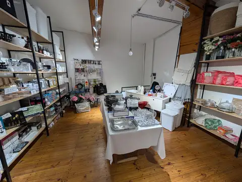 Local en Alquiler en Botanico, $ 2.000.000