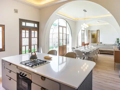 Casa 5 ambientes con 2 baños