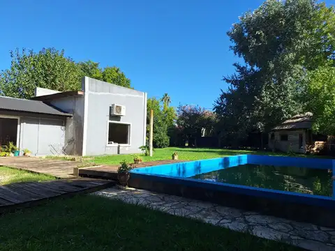 Casa 5 ambientes con 2 baños